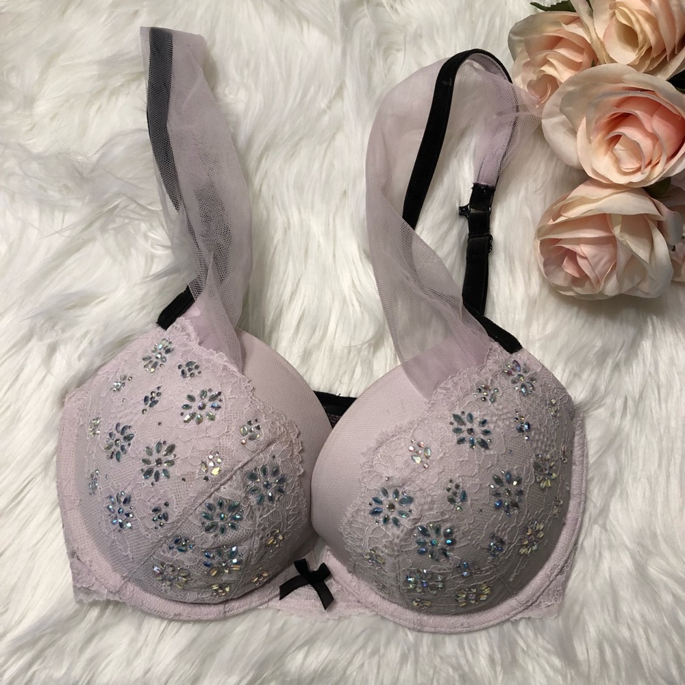 Victoria’s Secret push-up bra